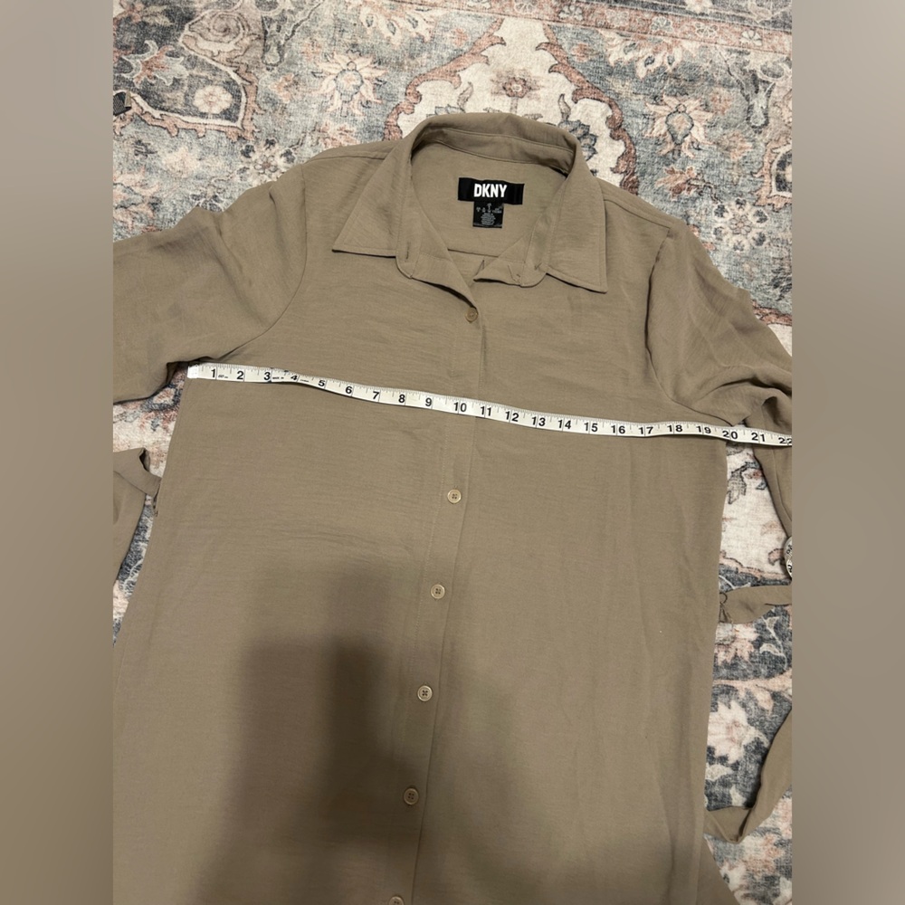 DKNY shirt dress with belt. Size 6. - Picture 8 of 11